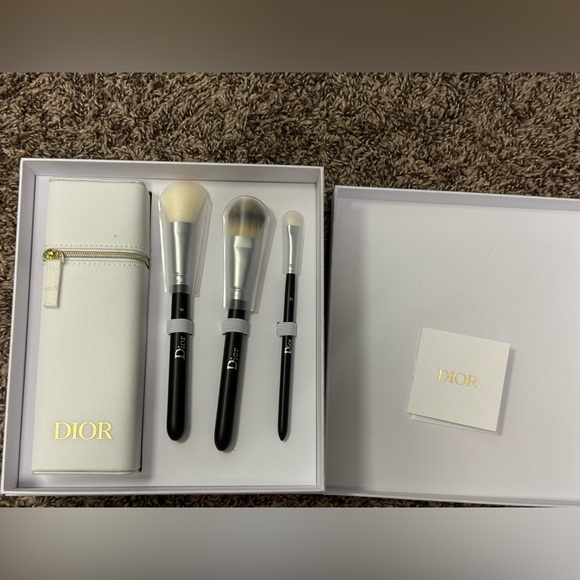 Dior Backstage 3pc Makeup Brush Set with White Case. New/Sealed! - Picture 2 of 6